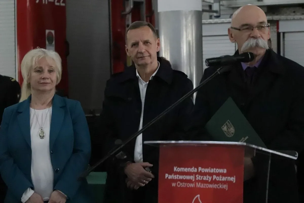 Uroczysta zbiórka z okazji powołania na stanowisko Komendanta Powiatowego PSP (zdjęcia)