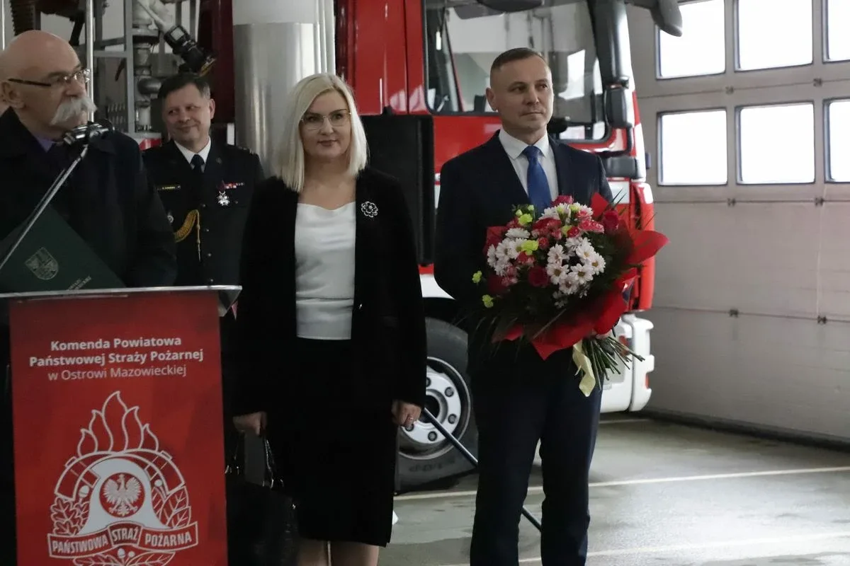 Uroczysta zbiórka z okazji powołania na stanowisko Komendanta Powiatowego PSP (zdjęcia)