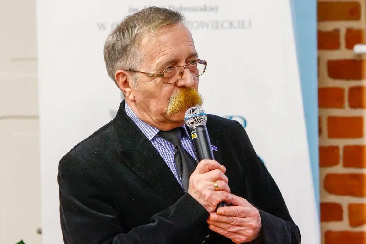 "Granatowy Garnizon Ziemi Ostrowskiej w katyńskich grobach": Wieczór pamięci w bibliotece (zdjęcia)