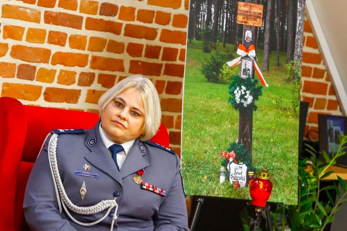 "Granatowy Garnizon Ziemi Ostrowskiej w katyńskich grobach": Wieczór pamięci w bibliotece (zdjęcia)