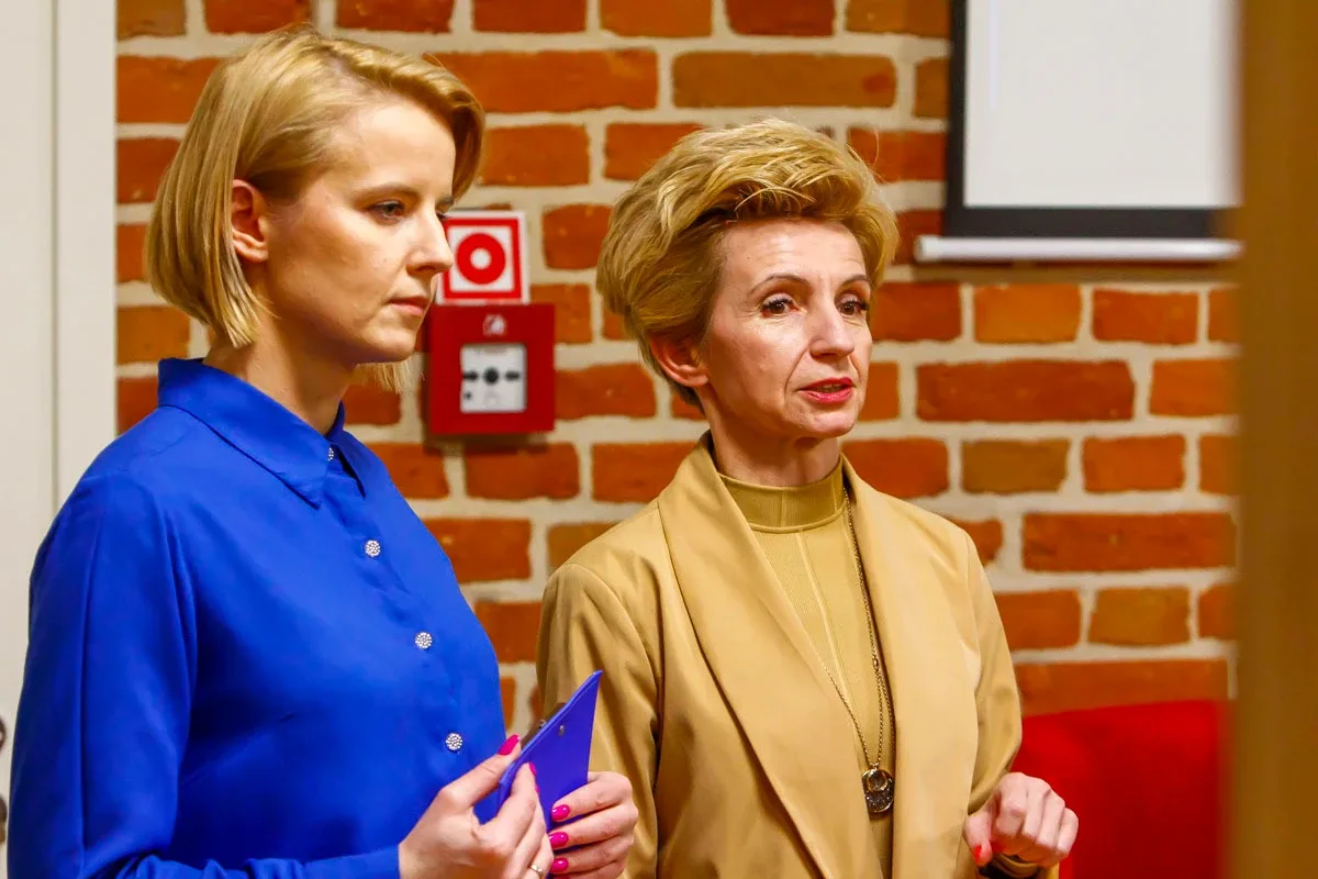 Klimatyczny wieczór w bibliotece: Rozmowa z Krzysztofem Jodłowskim (zdjęcia)