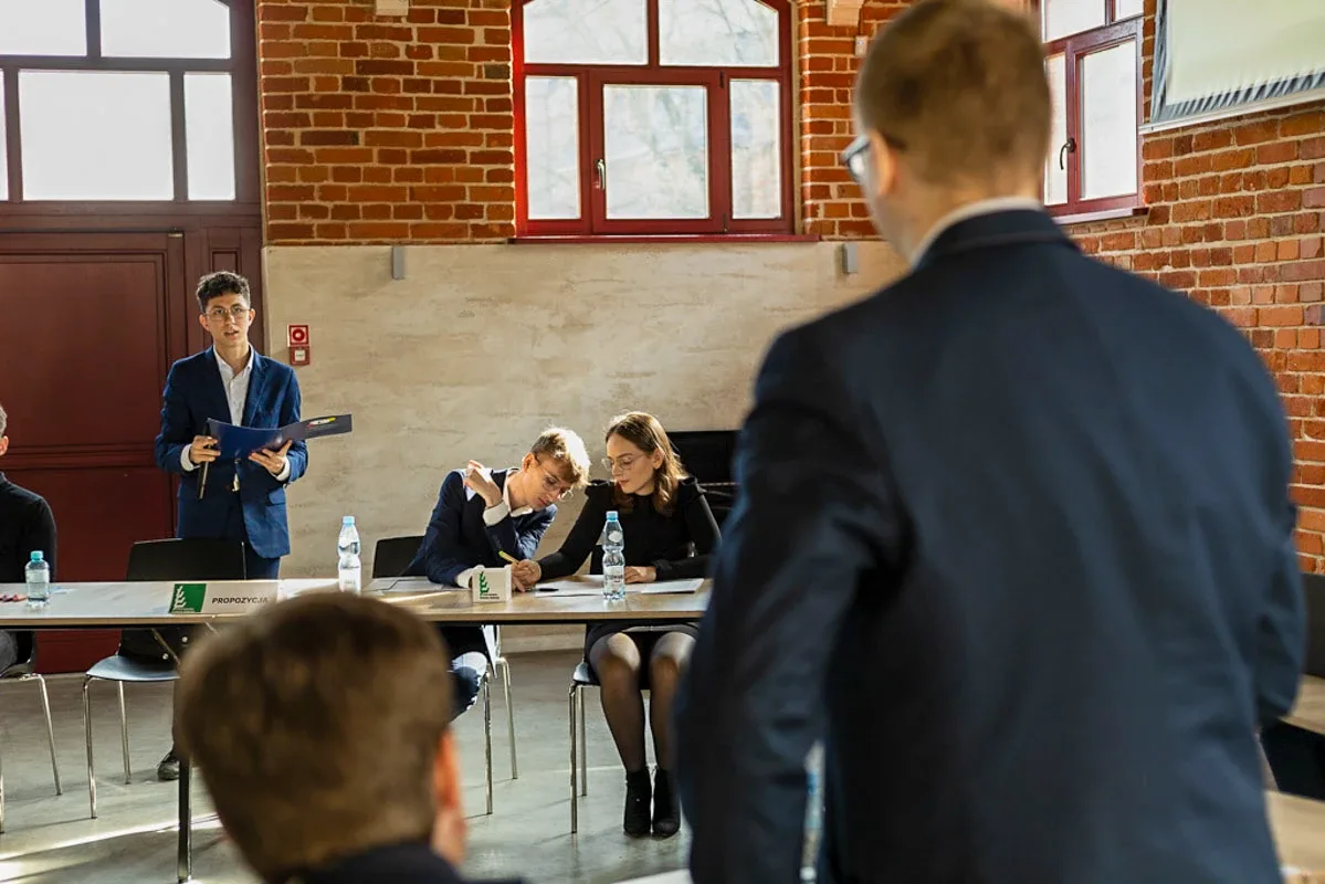 Ostrowska Szkoła Debaty - finał ligi szkół ponadpodstawowych (zdjęcia)