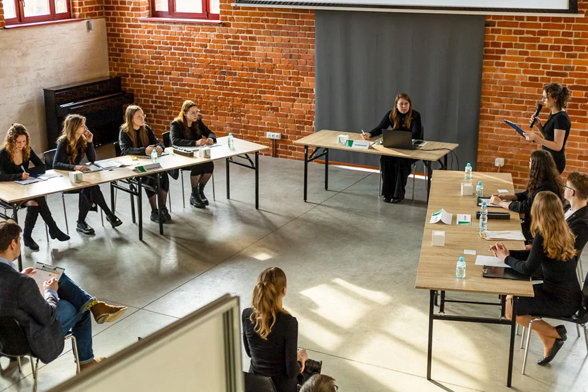 Ostrowska Szkoła Debaty - finał ligi szkół ponadpodstawowych (zdjęcia)