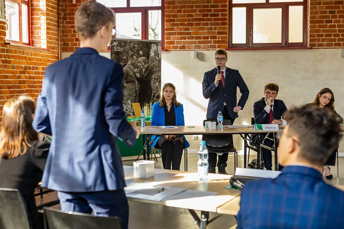 Ostrowska Szkoła Debaty - finał ligi szkół ponadpodstawowych (zdjęcia)