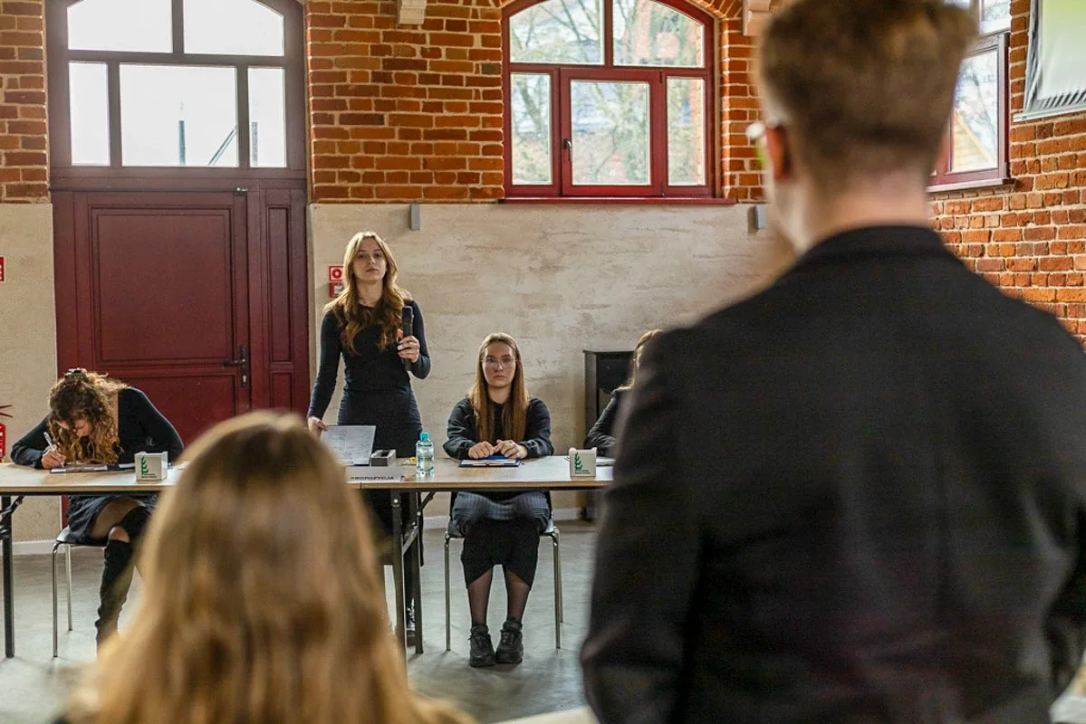 Ostrowska Szkoła Debaty - finał ligi szkół ponadpodstawowych (zdjęcia)