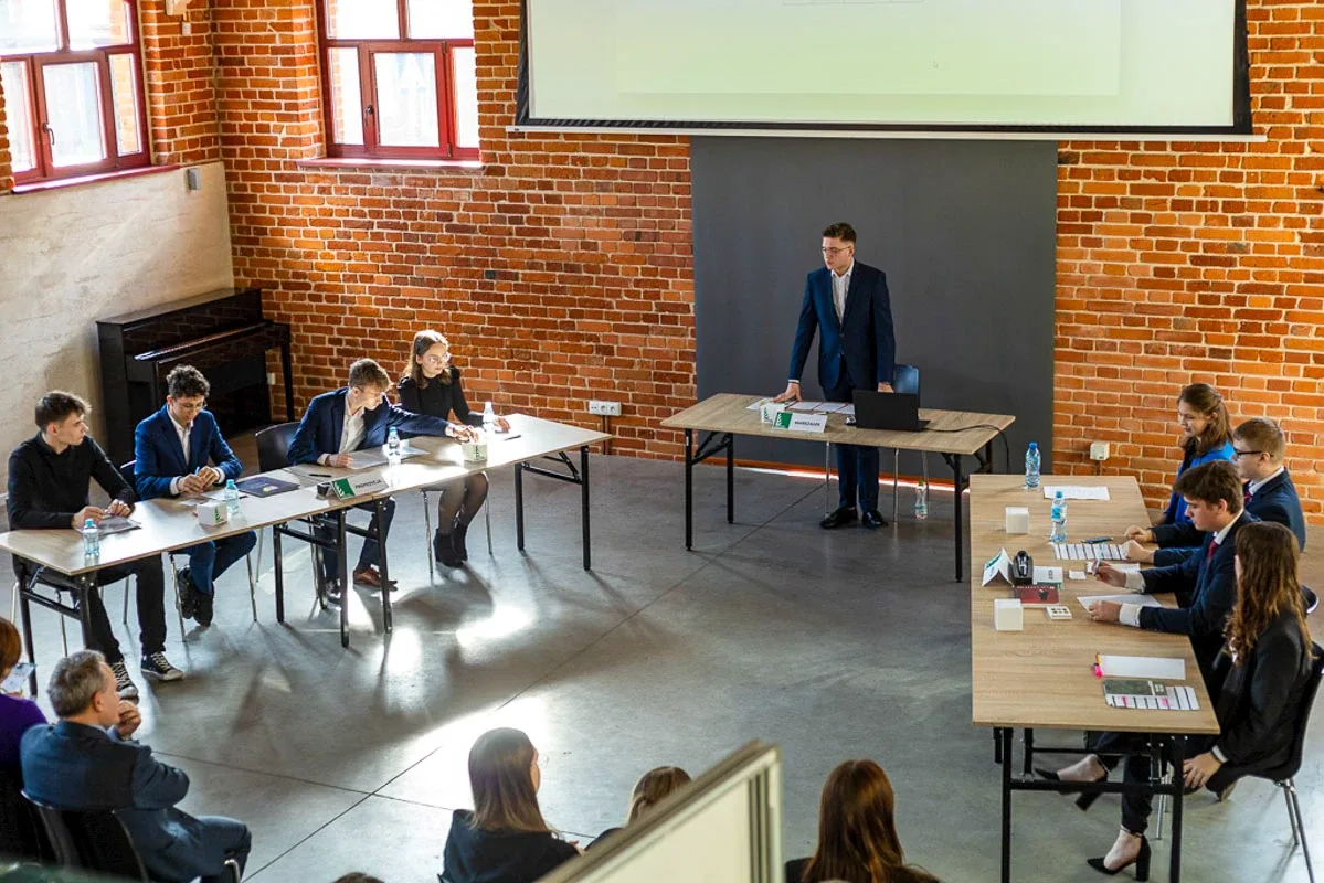 Ostrowska Szkoła Debaty - finał ligi szkół ponadpodstawowych (zdjęcia)