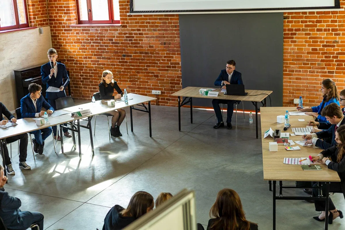 Ostrowska Szkoła Debaty - finał ligi szkół ponadpodstawowych (zdjęcia)