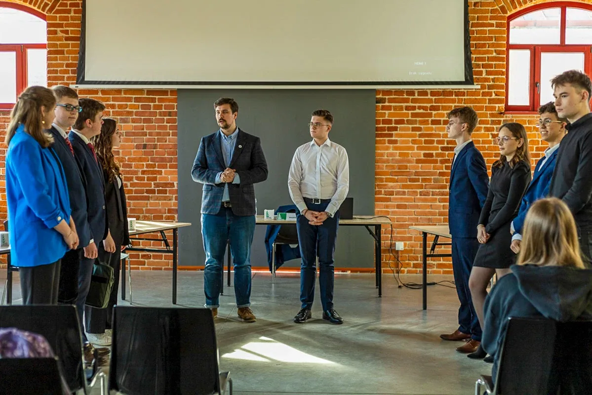 Ostrowska Szkoła Debaty - finał ligi szkół ponadpodstawowych (zdjęcia)