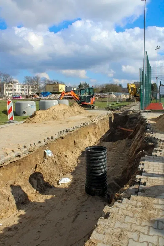 Powiat Ostrowski buduje nowoczesne boisko wielofunkcyjne! (zdjęcia)