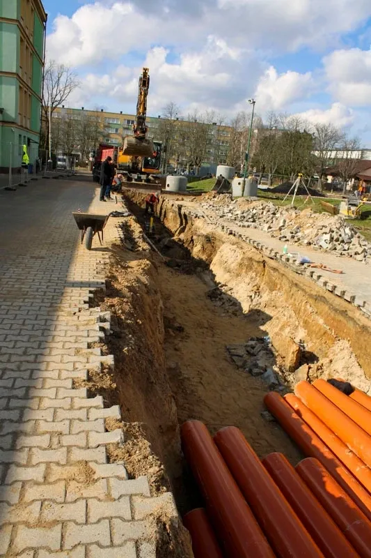  Powiat Ostrowski buduje nowoczesne boisko wielofunkcyjne! (zdjęcia)