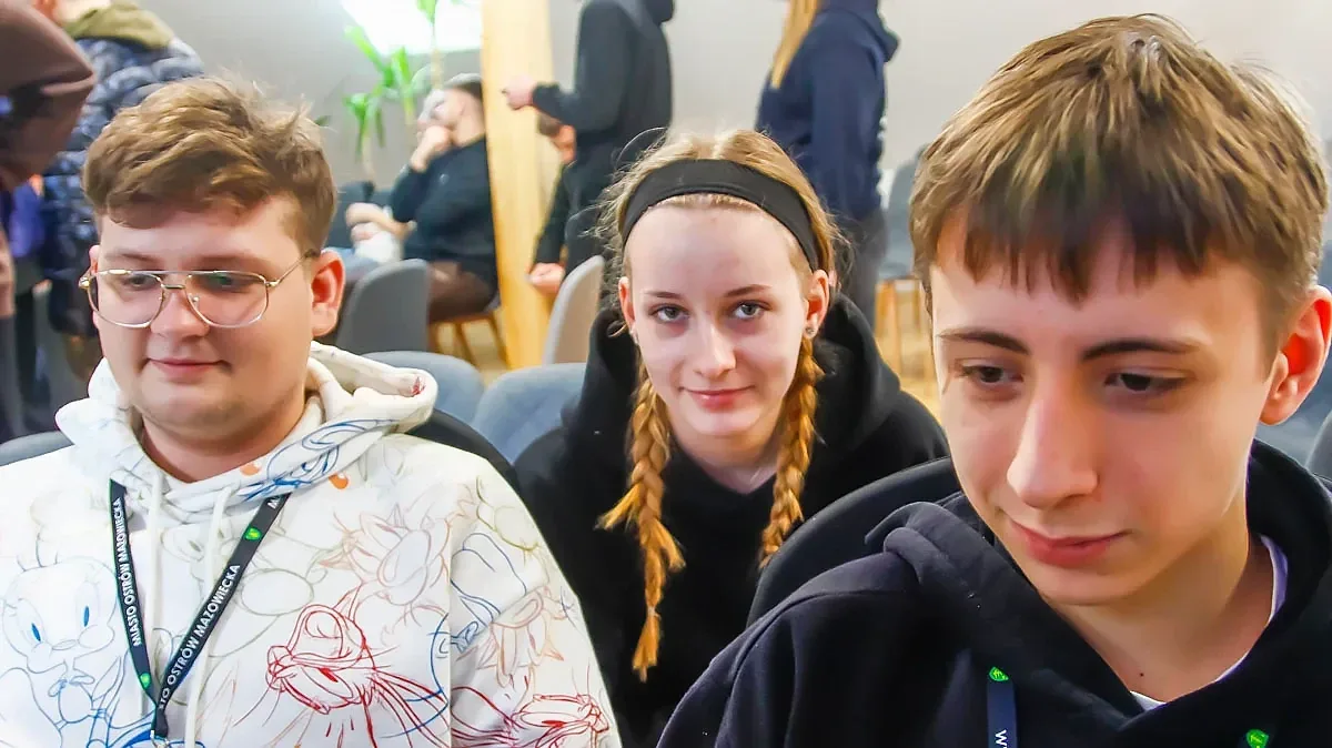 Wirtualni sportowcy, lecz prawdziwe emocje! - I Otwarty Turniej FIFA w Bibliotece (zdjęcia)