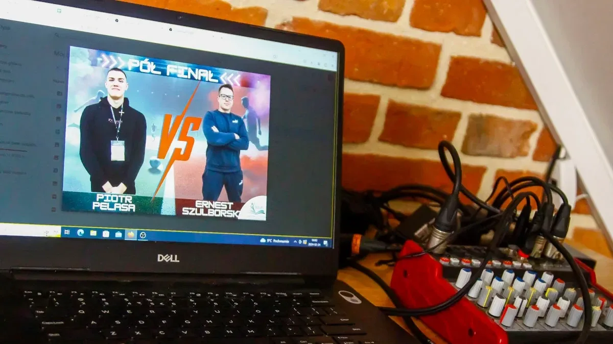 Wirtualni sportowcy, lecz prawdziwe emocje! - I Otwarty Turniej FIFA w Bibliotece (zdjęcia)