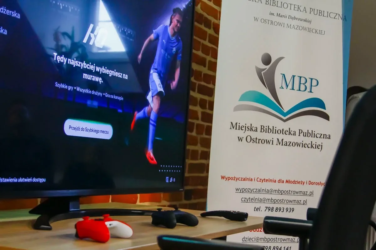 Wirtualni sportowcy, lecz prawdziwe emocje! - I Otwarty Turniej FIFA w Bibliotece (zdjęcia)