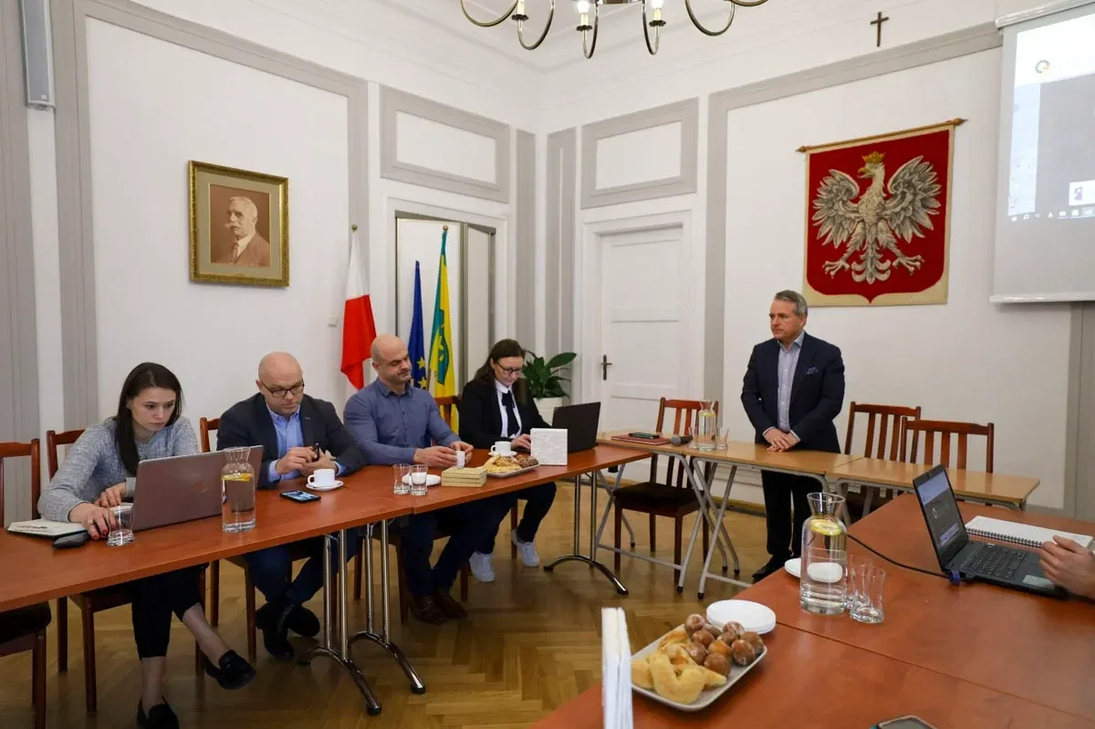 W ostrowskim ratuszu dyskutowano o centrach integracji społecznej (zdjęcia)