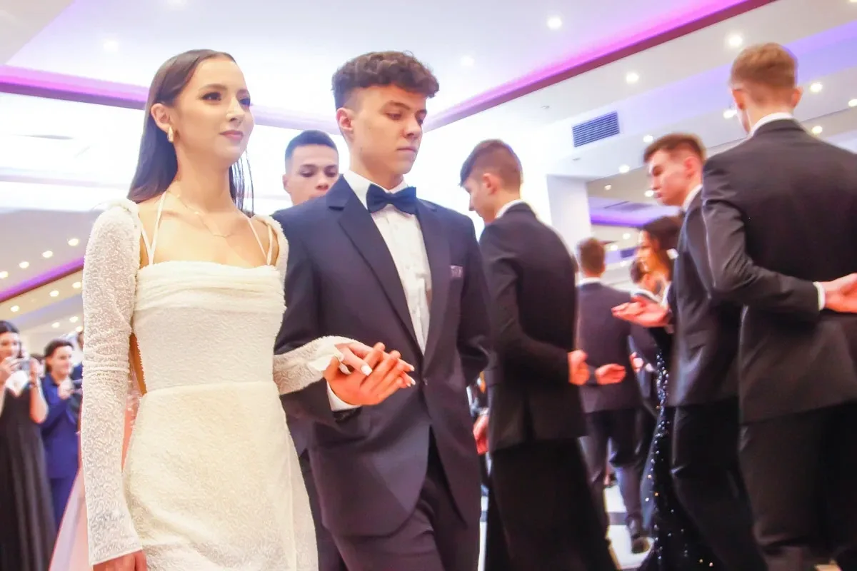Niezapomniana studniówka maturzystów z LO im. Mikołaja Kopernika w Sali Tango (zdjęcia)