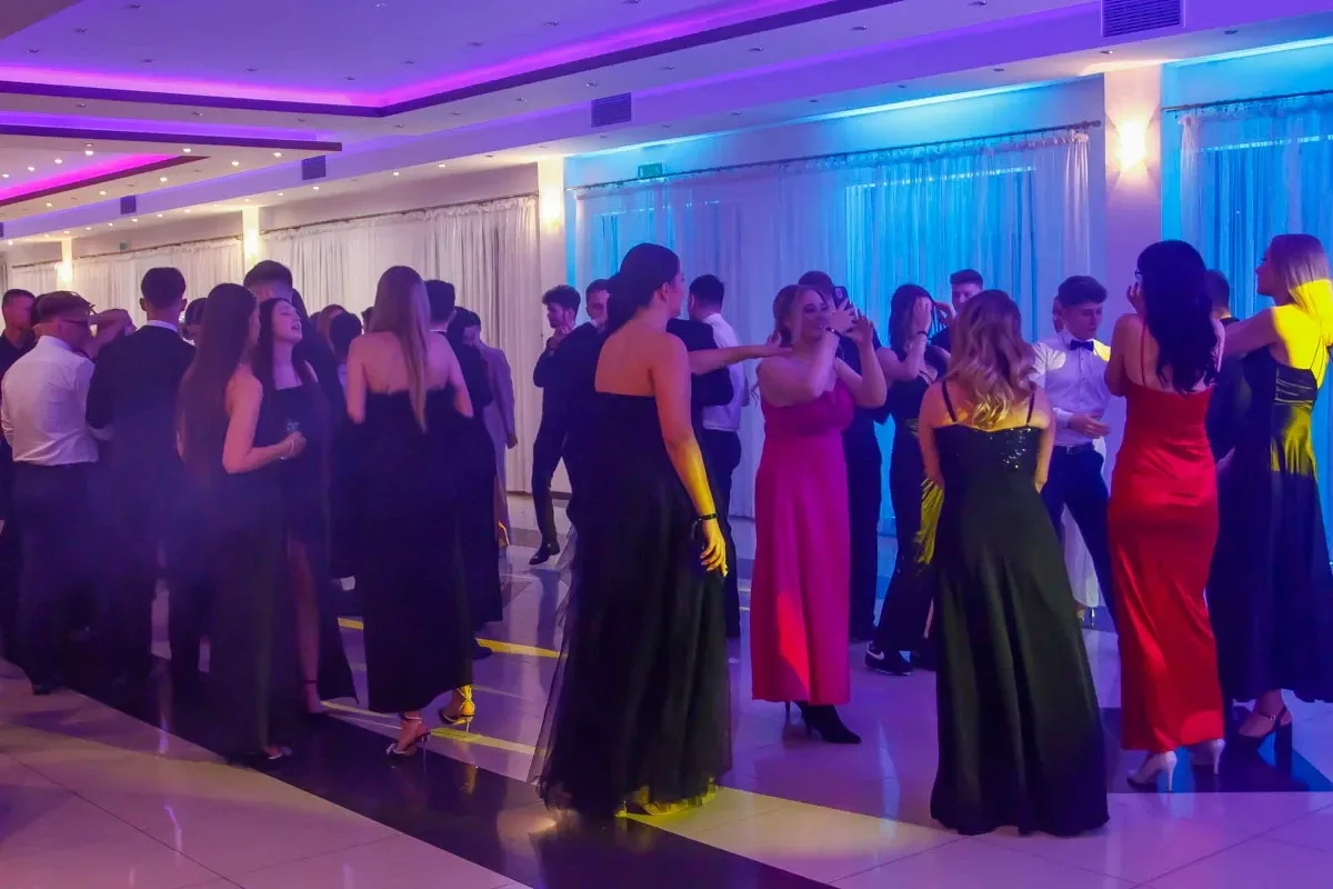 Niezapomniana studniówka maturzystów z LO im. Mikołaja Kopernika w Sali Tango (zdjęcia)
