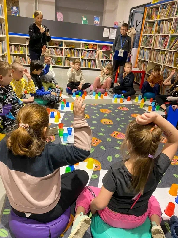 Pierwsze spotkanie "zaprogramowanych" w Miejskiej Bibliotece Publicznej w Ostrowi Mazowieckiej (zdjęcia)