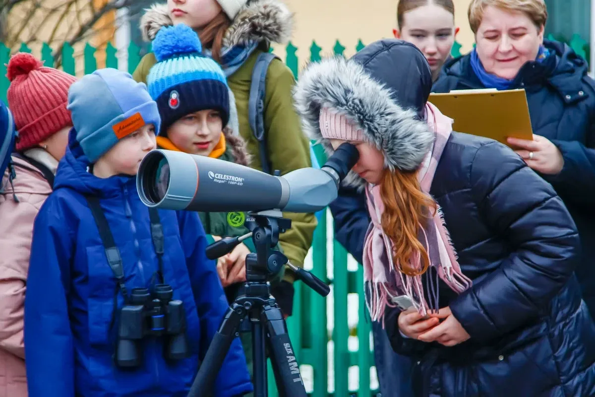 Młodzież wycieczkowała podczas V Ostrowskiego Zimowego Ptakoliczenia (zdjęcia)