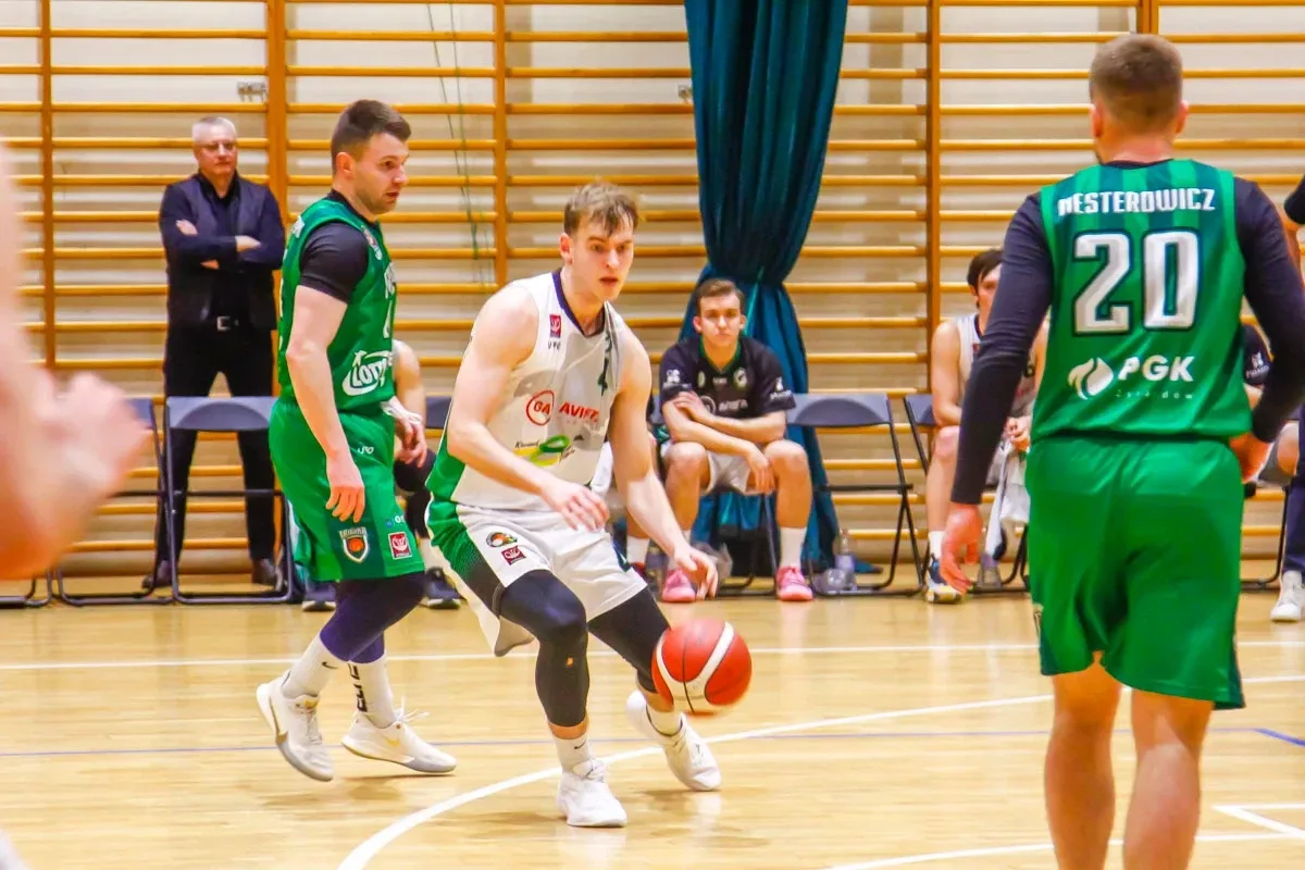 II Liga Koszykówki mężczyzn w Ostrowi - Sokół przeciwko Trójce Żyrardów (zdjęcia)