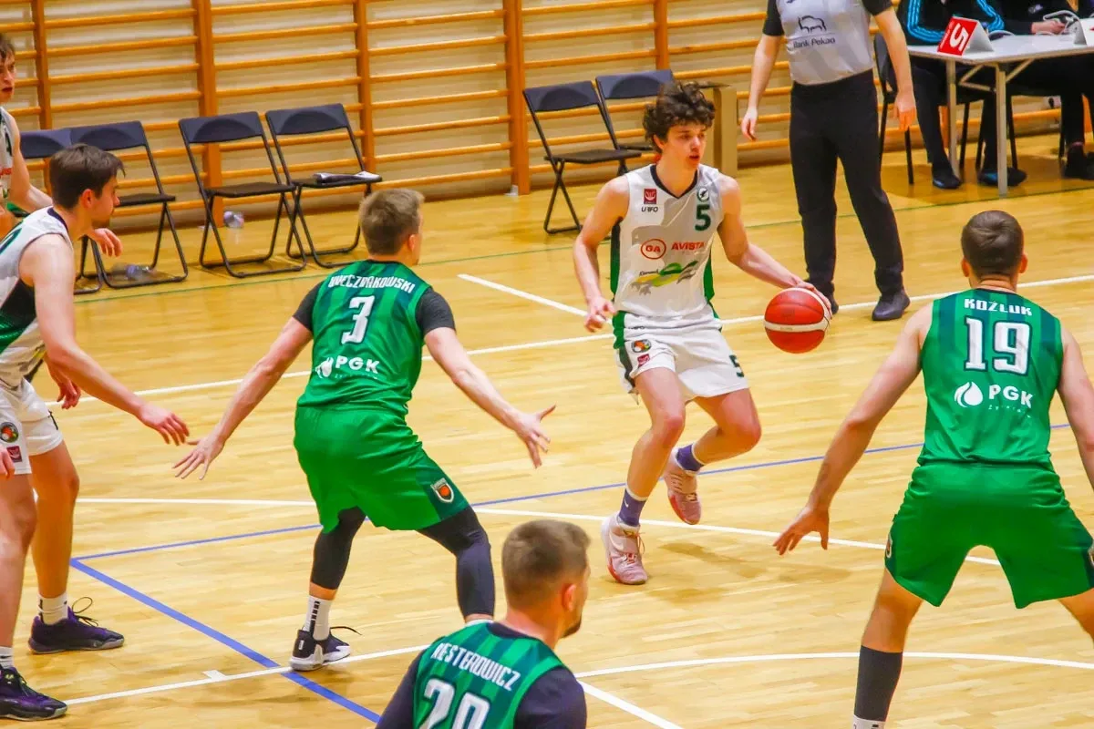 II Liga Koszykówki mężczyzn w Ostrowi - Sokół przeciwko Trójce Żyrardów (zdjęcia)