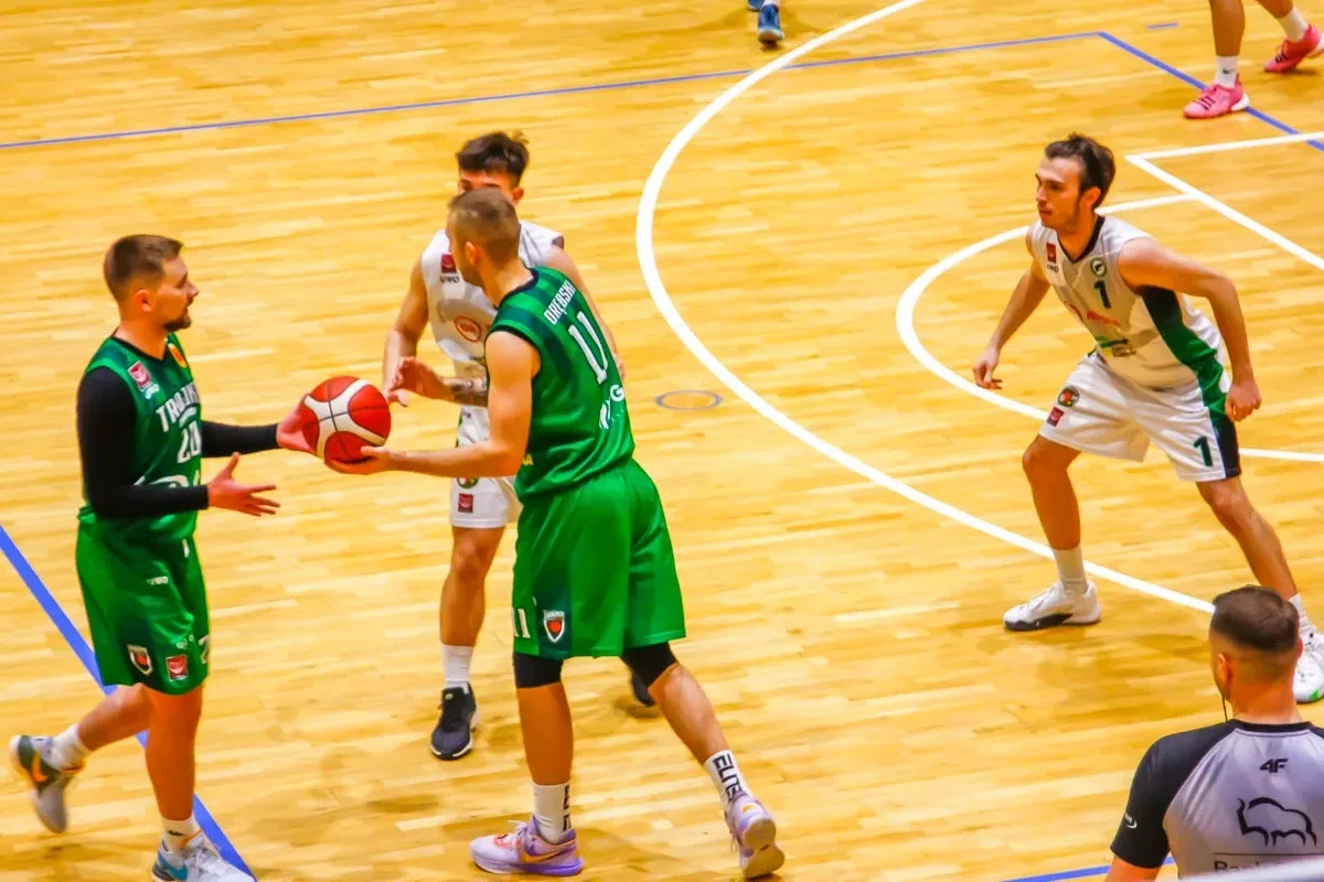 II Liga Koszykówki mężczyzn w Ostrowi - Sokół przeciwko Trójce Żyrardów (zdjęcia)