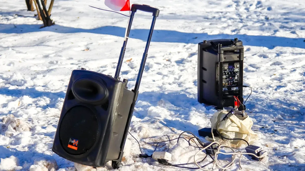 Burmistrz pod obstrzałem protestującego Milewskiego, kolejny protest przed miejskim ratuszem (zdjęcia)