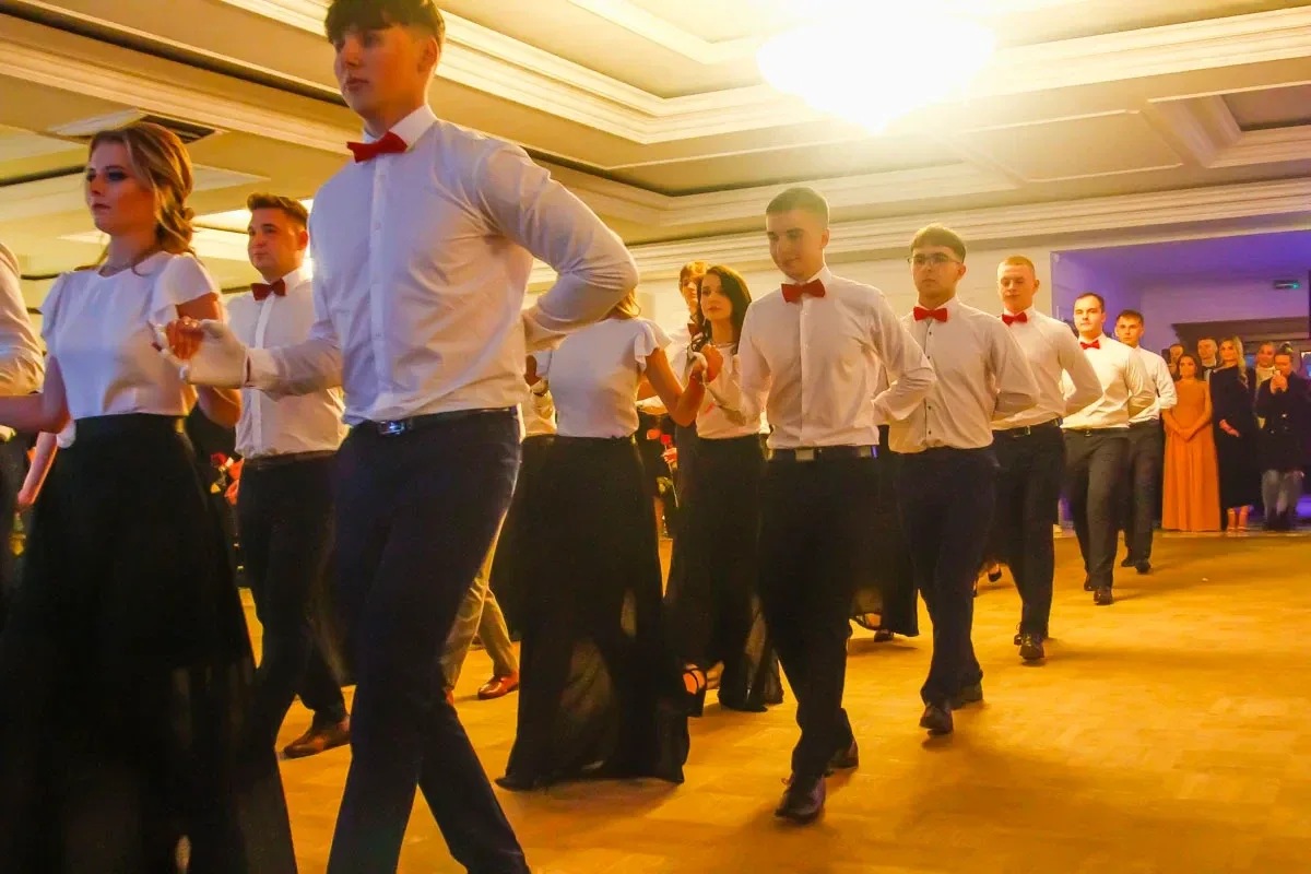 Studniówka w Maciejowej Chacie - Maturzyści bawili się do białego rana! Zobaczcie zdjęcia z niezapomnianej imprezy!