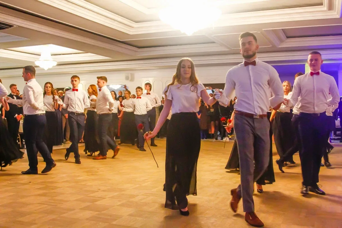Studniówka w Maciejowej Chacie - Maturzyści bawili się do białego rana! Zobaczcie zdjęcia z niezapomnianej imprezy!