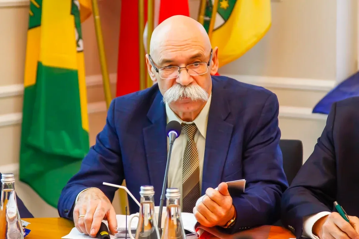Decydujące momenty w Ostrowi Mazowieckiej: LXVIII Sesja Rady Powiatu kształtuje przyszłość regionu (zdjęcia)