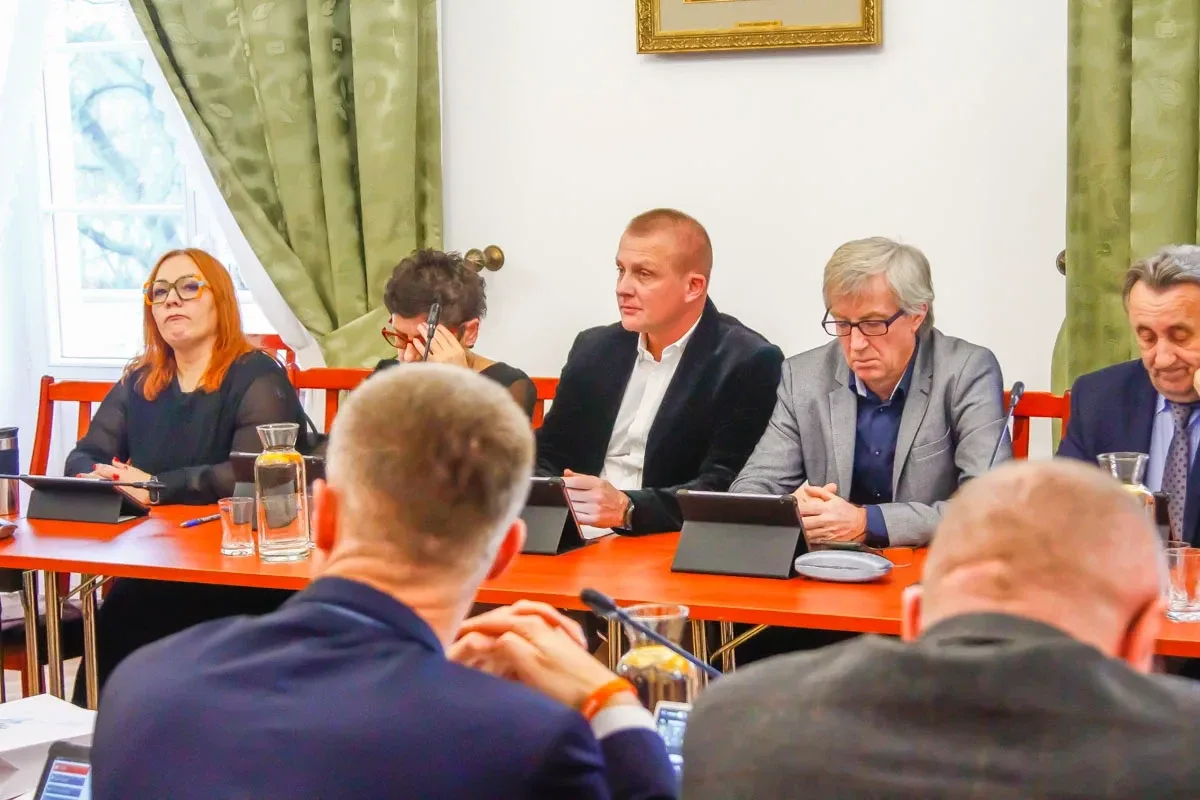 LIV Sesja Rady Miasta Ostrów Mazowiecka: wnioski i decyzje (zdjęcia)