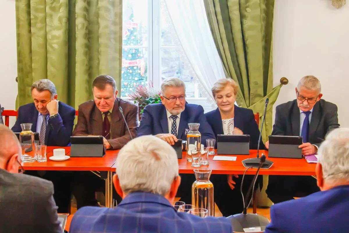 LIV Sesja Rady Miasta Ostrów Mazowiecka: wnioski i decyzje (zdjęcia)