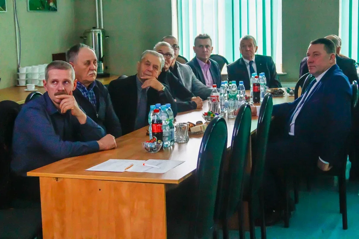 Przegląd kluczowych decyzji na Sesji Rady Gminy Ostrów Mazowiecka (zdjęcia)