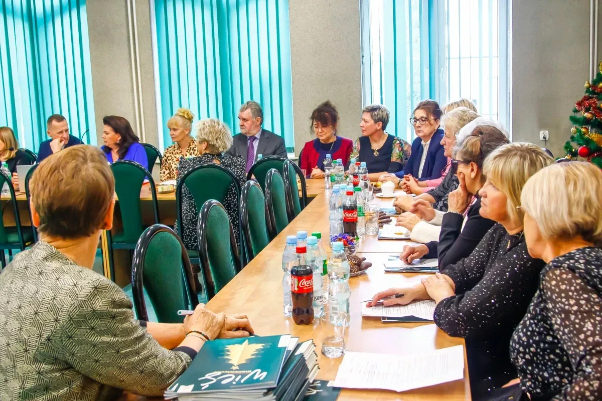 Przegląd kluczowych decyzji na Sesji Rady Gminy Ostrów Mazowiecka (zdjęcia)