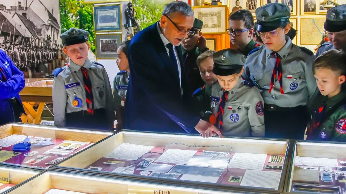 Podczas jubileuszu zaproszeni goście zwiedzili Muzeum Kresów I Ziemi Ostrowskiej (zdjęcia)