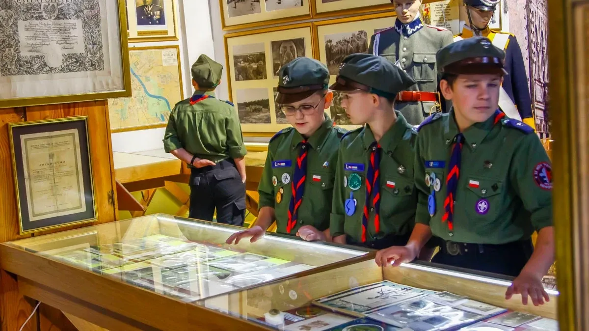 Podczas jubileuszu zaproszeni goście zwiedzili Muzeum Kresów I Ziemi Ostrowskiej (zdjęcia)