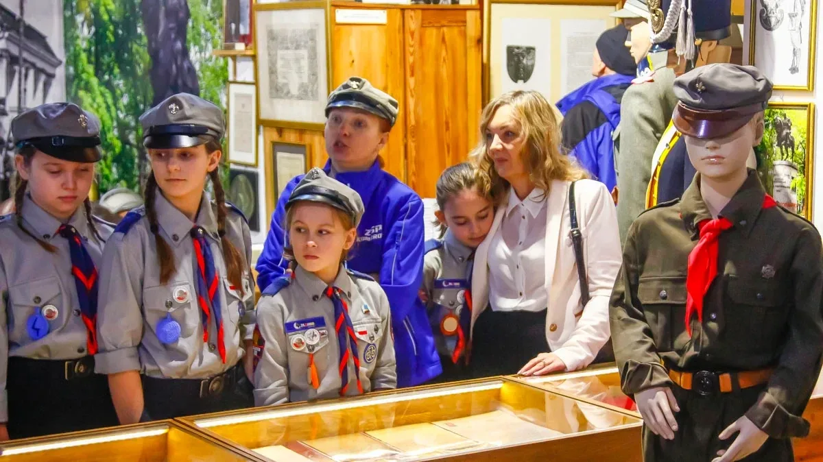 Podczas jubileuszu zaproszeni goście zwiedzili Muzeum Kresów I Ziemi Ostrowskiej (zdjęcia)