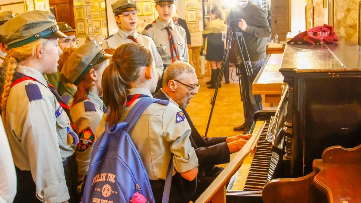 Podczas jubileuszu zaproszeni goście zwiedzili Muzeum Kresów I Ziemi Ostrowskiej (zdjęcia)