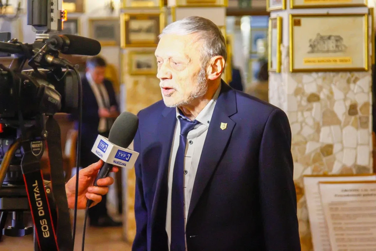 Podczas jubileuszu zaproszeni goście zwiedzili Muzeum Kresów I Ziemi Ostrowskiej (zdjęcia)
