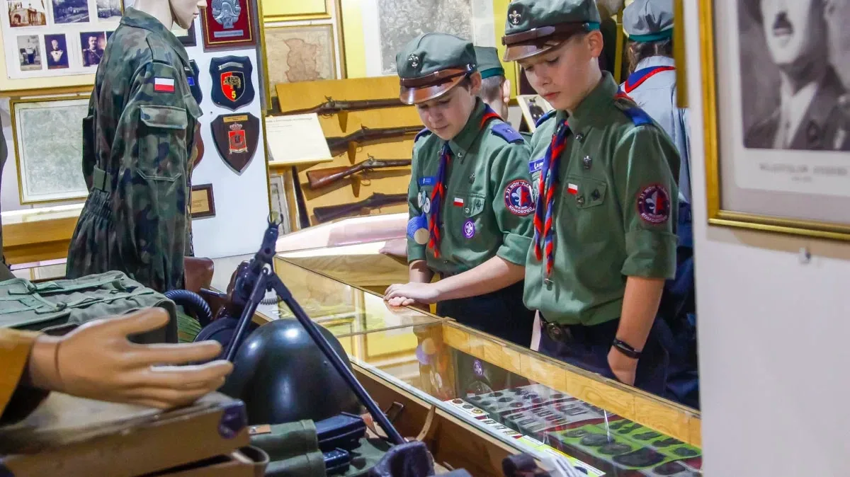 Podczas jubileuszu zaproszeni goście zwiedzili Muzeum Kresów I Ziemi Ostrowskiej (zdjęcia)