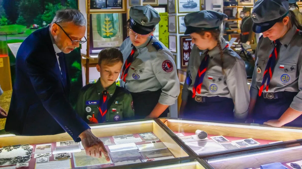 Podczas jubileuszu zaproszeni goście zwiedzili Muzeum Kresów I Ziemi Ostrowskiej (zdjęcia)
