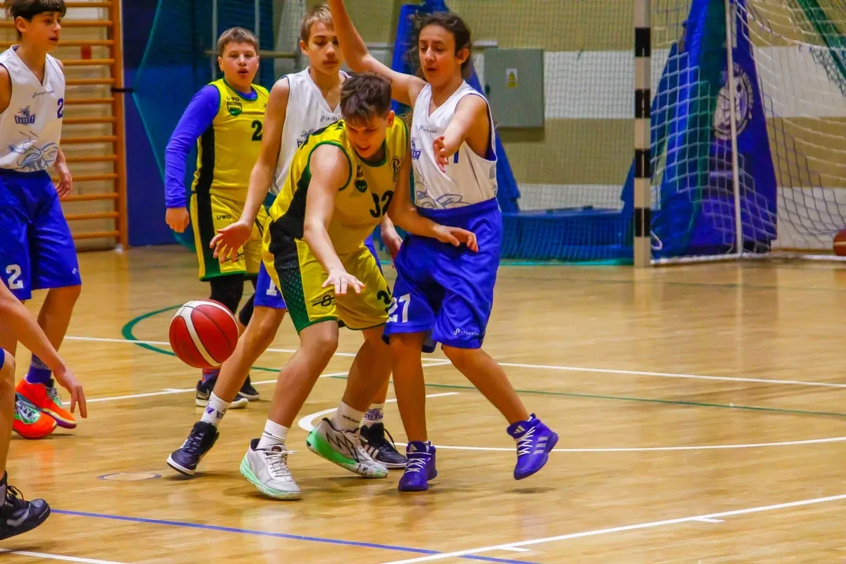 MKS Ostrowianka U13M wygrywa popołudniowy, niedzielny mecz! (zdjęcia)
