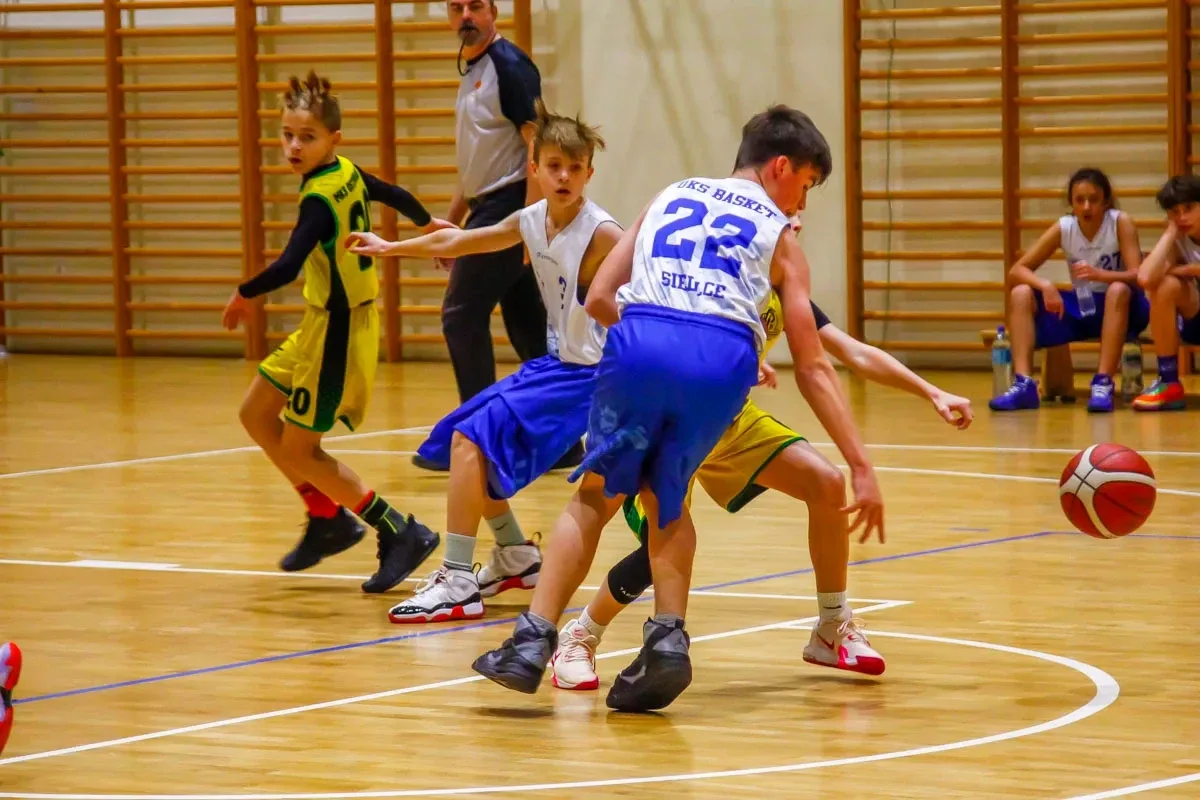 MKS Ostrowianka U13M wygrywa popołudniowy, niedzielny mecz! (zdjęcia)