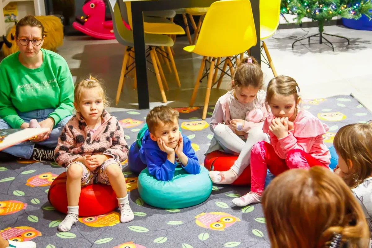 Magia świątecznej zabawy z Sówką Ostrówką (zdjęcia)