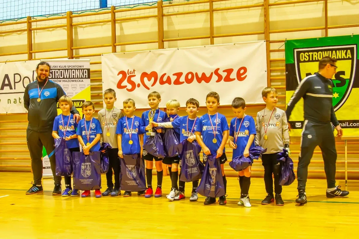 Turniej Mikołajkowy odbył się jeszcze raz w niedzielę dla rocznika 2016 (zdjęcia)