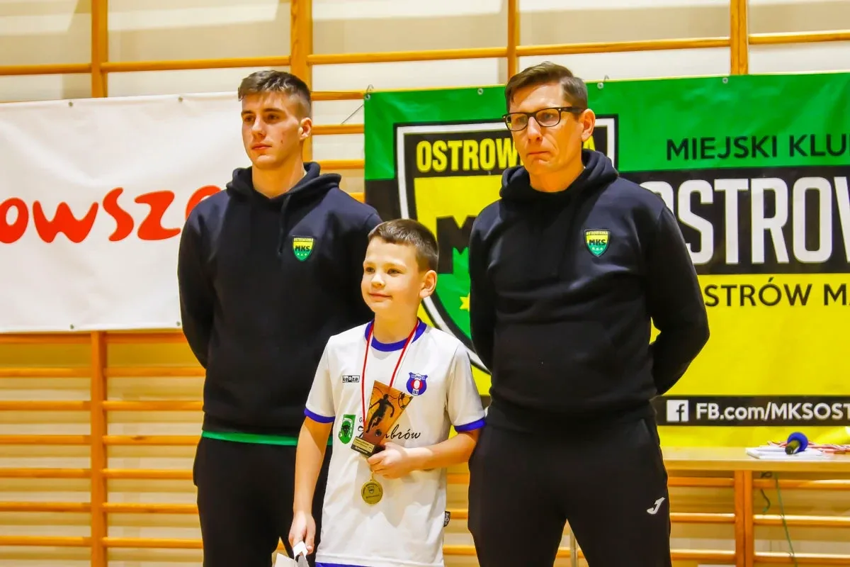 Piłkarze z rocznika 2015 zmierzyli się w Turnieju Mikołajkowym (zdjęcia)