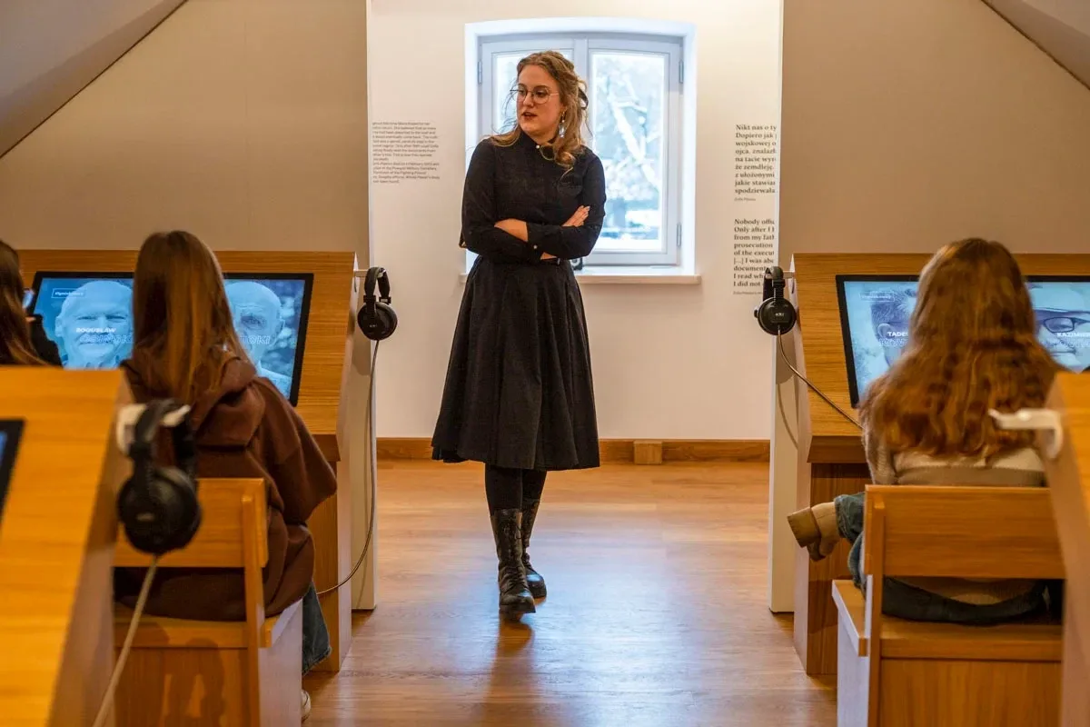 Laureaci konkursu "Witold Pilecki - mój bohater" odwiedzili Muzeum Dom Rodziny Pileckich w Ostrowi Mazowieckiej (zdjęcia)