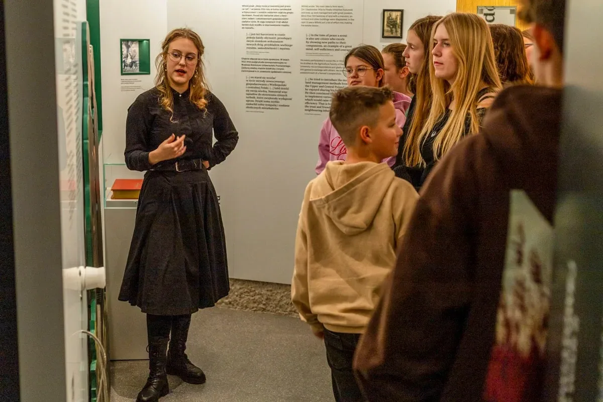 Laureaci konkursu "Witold Pilecki - mój bohater" odwiedzili Muzeum Dom Rodziny Pileckich w Ostrowi Mazowieckiej (zdjęcia)