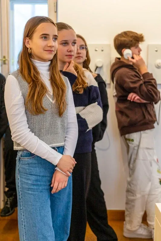 Laureaci konkursu "Witold Pilecki - mój bohater" odwiedzili Muzeum Dom Rodziny Pileckich w Ostrowi Mazowieckiej (zdjęcia)