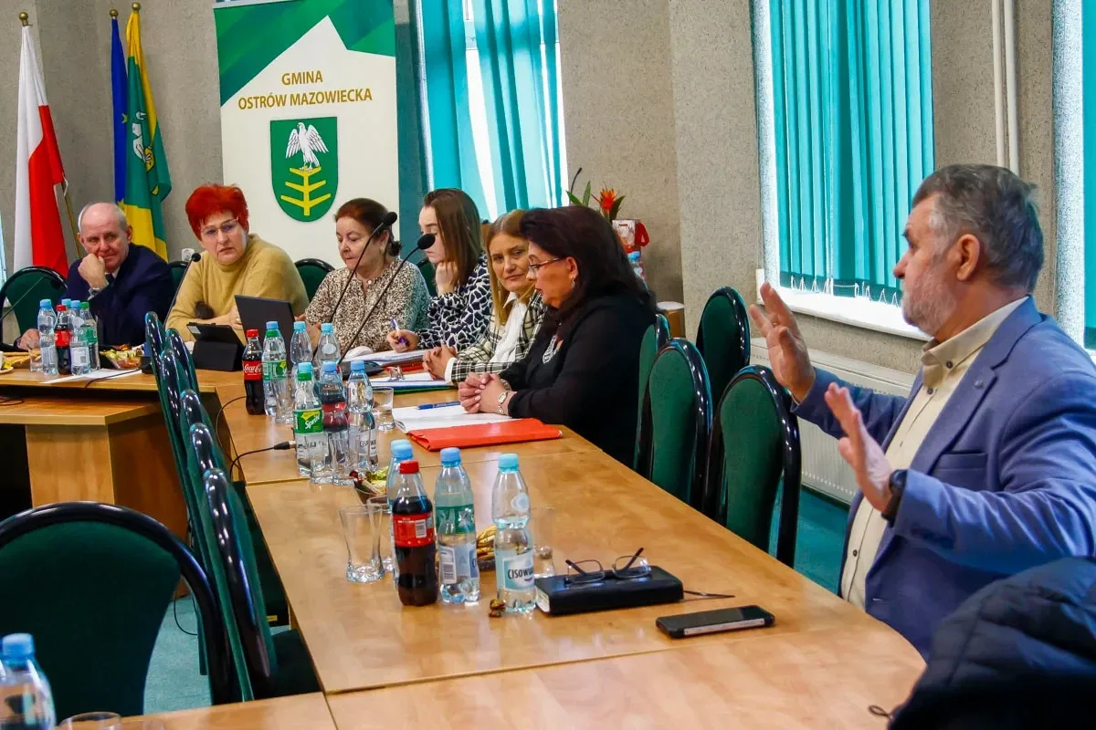 Strategie i plany omówione na XLVII Sesji Rady Gminy Ostrów Mazowiecka (zdjęcia)