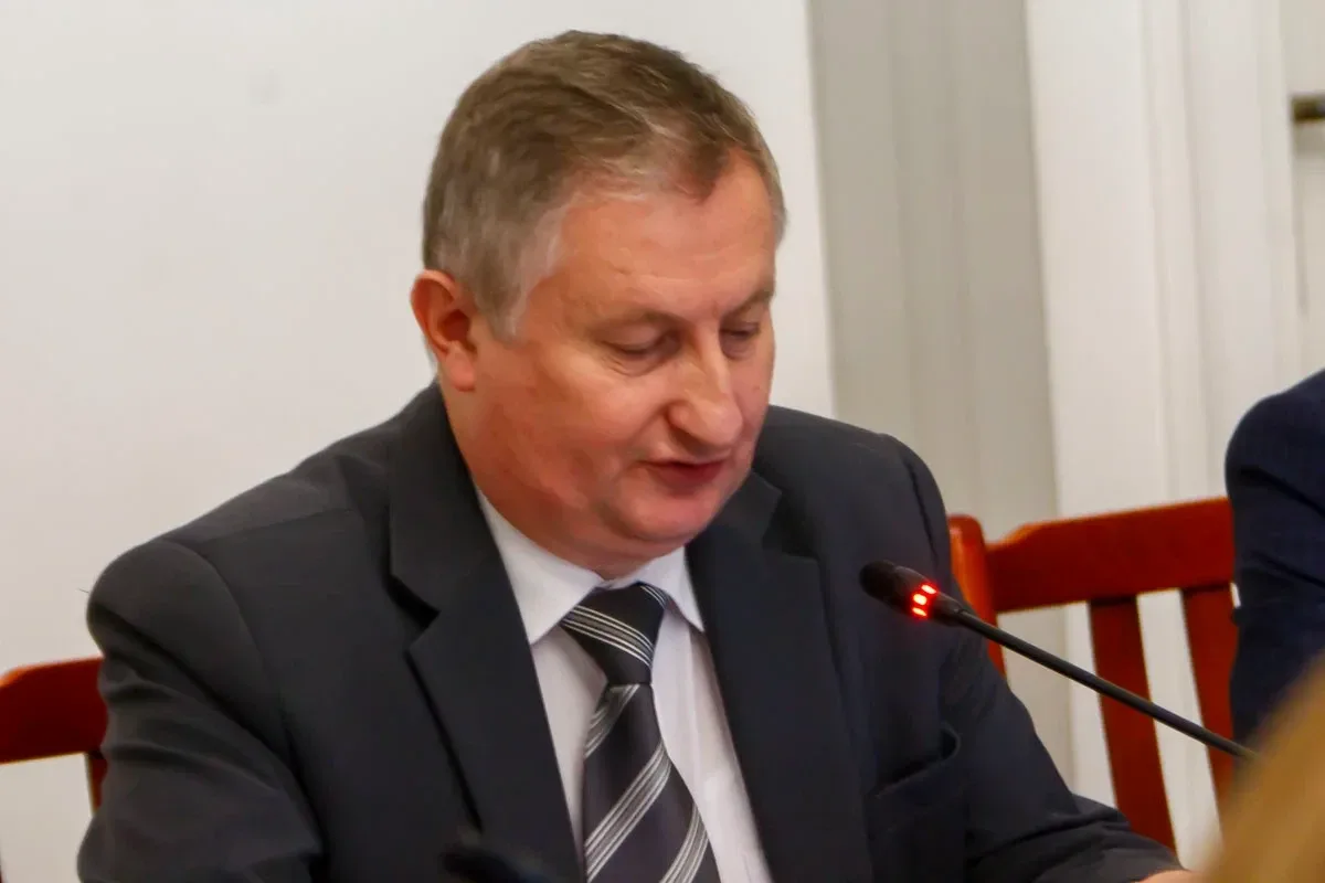 Strategiczne decyzje dla przyszłości Ostrowi Mazowieckiej: Podsumowanie LIII Sesji Rady Miasta (zdjęcia)